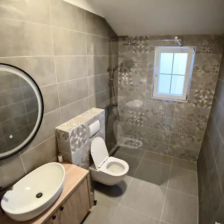 Amazing Florina With Swimming Pool Villa