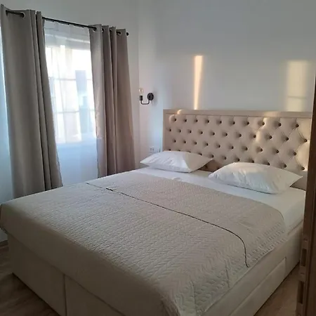 Villa Amazing Florina With Swimming Pool *