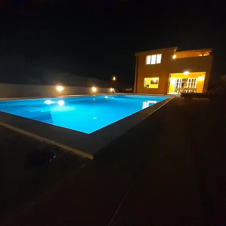 Amazing Florina With Swimming Pool Ninski Stanovi